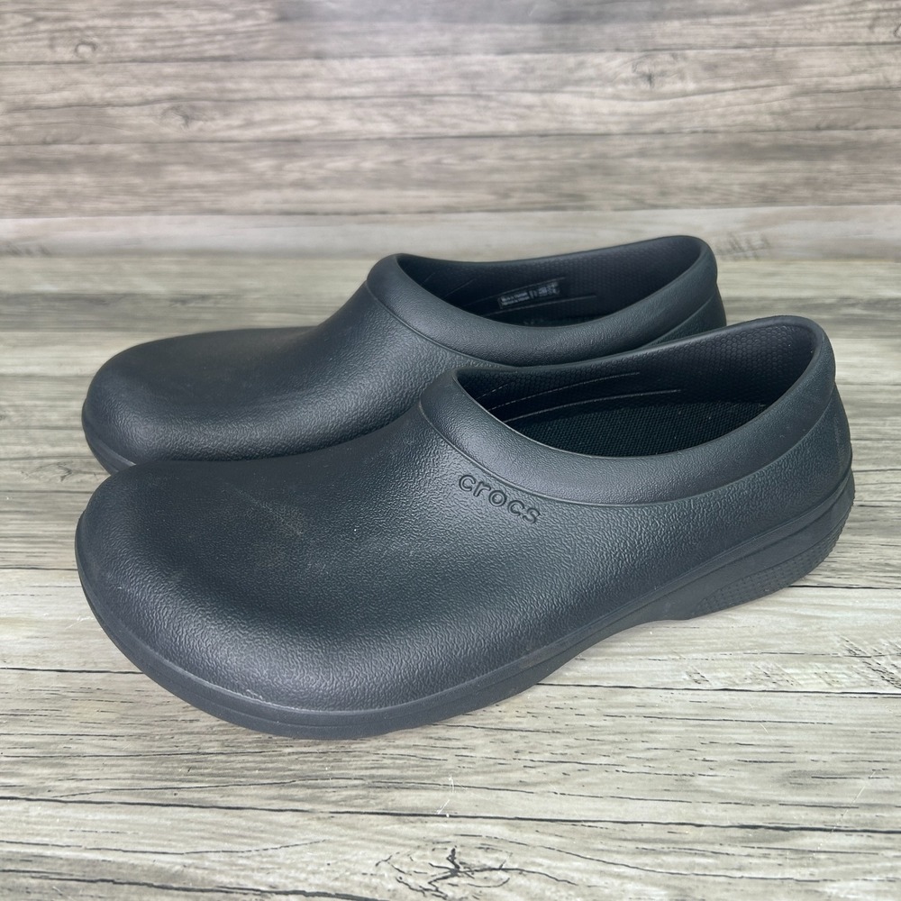 Crocs On the Clock Slip Resistant Clogs Women 7 Men 5 Black Crocs Lock Shoes
